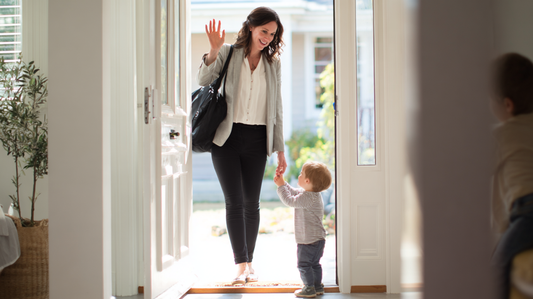 How to Maintain a Formula Feeding Routine When Returning to Work